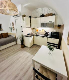 SANREMO - Affittasi "Le Petit Nid" completamente ristrutturato con Aria Condizionata, nella via più caratteristica di Sanremo, a pochi passi da Casinò e Ariston - Sanremo - 0