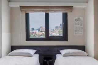 CHECK inn Express Kaohsiung Love River - 1