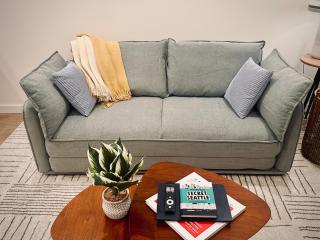 Luxe & Bright Gem - Prime Location, Roof Deck, View - Seattle - 9
