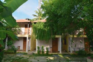 Brick and Wood Ranga Cottage - Kottakupam - 9