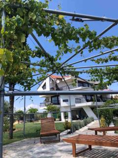 Villa IVIA - Mándra - 8