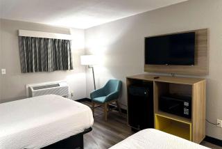 Days Inn by Wyndham Huntington - Pea Ridge - 2