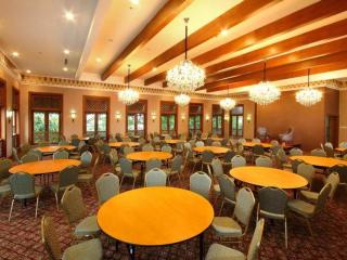 Horison Aziza Solo - 2