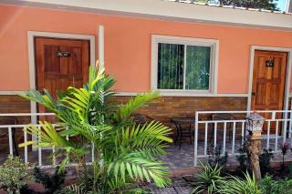 Koon Hom Apartment - 3