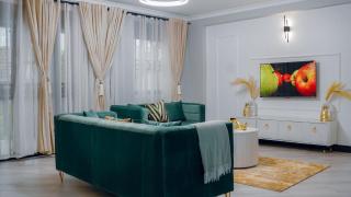 Luxe City Stays by Daph - 1