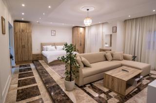 Amazing Super-King bed Studio G02 R Suites - 0
