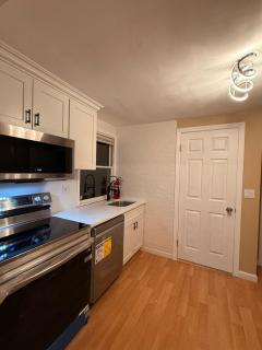 Cozy & New Private Apartment - 7