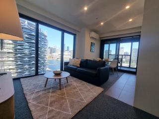 Marina Tower - Stunning Harbour & City View - 7