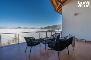 StayVista at Amulyam villa with Lawn & Bonfire - 2