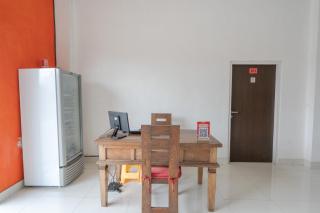 RedDoorz near Ubud Village - Sukawati - 9