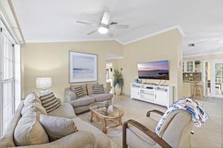 Pet-friendly waterfront with pool and steps to beach - 7