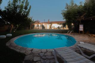 Spacious House with Cottage&Pool - 2