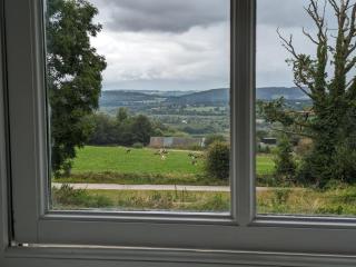Top-Hill Family Cottage with Farm & Valley Views - Cappoquin - 1