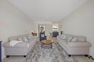 Coastal waterfront condo located in Olde Marco - 4