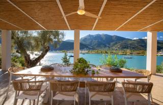 Villa Unalome Seafront Luxury - Yenion - 1