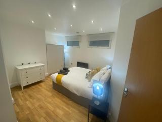 2 BED LARGE APT IN GAYVILLAGE CITY CENTRE MANCHESTEr - Manchester - 7