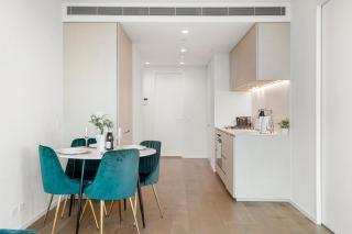Skybound Escape, LUX 55th High Floor 2BR in Aus108 - 6