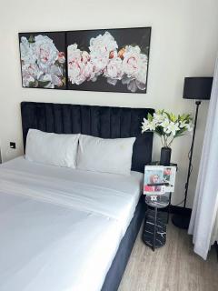 Luxury Delasol Studio- Free Infinity Pool- Near District 1- T-HOUSING - Ho Chi Minh - 2