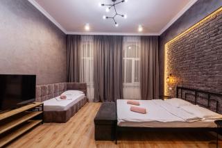LEOGRAND Three Bedrooms VIP Apartments on Kniazia Romana 12 - Lviv - 3