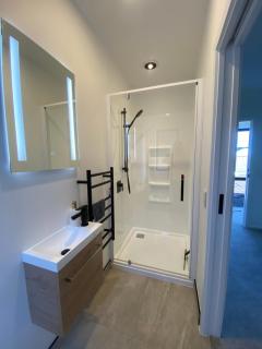 New house has bedroom with attached bathroom - Taupo - 3