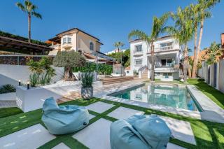 VACATION MARBELLA I Sunny Camelia Villa Heated pool, Recently Renovated, Best Residential Neighborhood in Benalmadena, Short walk to the beach, Cinema Room - Benalmádena - 5