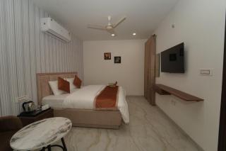 Hotel Chandigarh Heights - Airport Road Manali Highway Transit Hotel - Kharar - 1