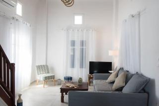 Glamorous 2BR Villa in Ornos with Amazing Sea View - Ornos - 3