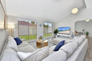 The Fingal Escape - Fingal Bay - 0