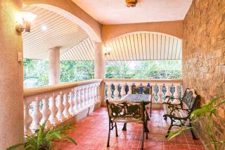 Spacious Family House in Tagaytay with Billiards, Garden, and Courtyard - Tagaytay - 4