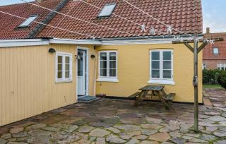 Nice Home In Nexø With Wifi - 1