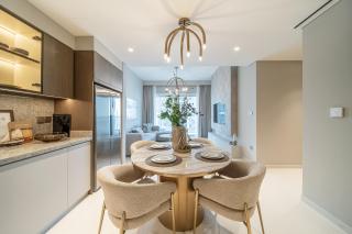 Grand Bleu 02 - LIMITED OFFER! Stunning 2BR Waterfront for 5 - 8