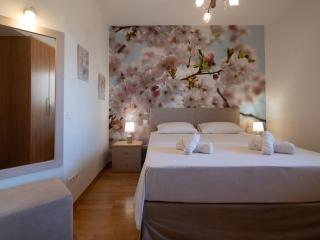 Onyx city Center Suite With parking - 9