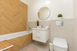 Stylish Apartment Zdziechowskiego with Parking & Home Office by Noclegi Renters - Warsaw - 4