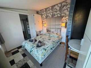 Meublé Chic AJACQUEE - 8