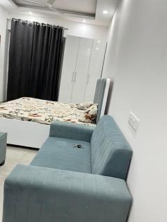 Golden palace studio - Noida - 8