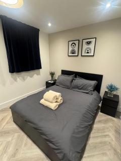 BRIGHT & SPACIOUS Apartment, ST ALBANS CITY CENTRE, PRIME LOCATION, Walk to TRAIN STATION, Allocated PARKING SPACE - Saint Albans - 3