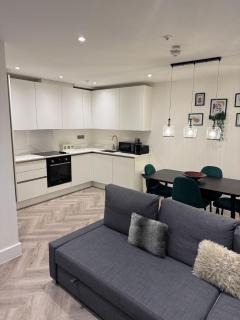 BRIGHT & SPACIOUS Apartment, ST ALBANS CITY CENTRE, PRIME LOCATION, Walk to TRAIN STATION, Allocated PARKING SPACE - Saint Albans - 4