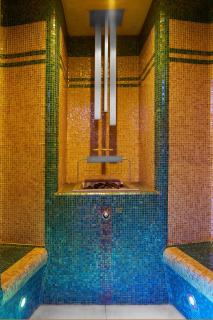 Retro Riverside Wellness Resort - 3