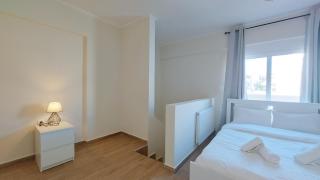 A modern renovated maisonette Nikaia - 3