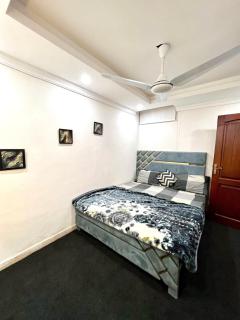 Designer 1Bed Private Apartment Free Netflix - Islamabad - 2
