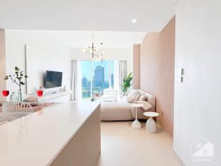 Grande Luxury 1B With Balcony & City Views - 6