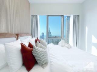 Grande Luxury 1B With Balcony & City Views - 3