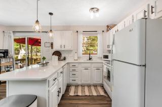 3 bedroom Rental pet friendly, fireplace, hot tub, near ski resorts - Albrightsville - 9