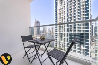 Vogue DAMAC Maison Prive Balcony & Pool with Canal View Prime Business Bay Location, Steps from Downtown & Burj Khalifa - 1