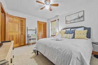 Serene Large Backyard with Patio - Decatur - 7