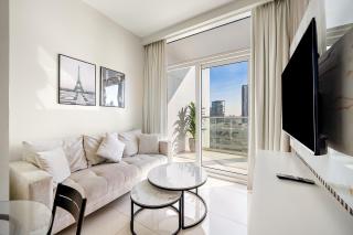 beautiful canal view 1-bedroom apartment in the heart of business bay - 8