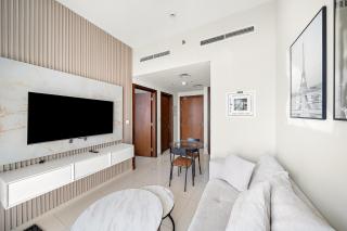 beautiful canal view 1-bedroom apartment in the heart of business bay - 4