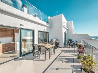 Luxurious townhouse with view, 3 terraces and pool - Nerja - 0