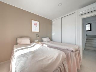 Luxurious townhouse with view, 3 terraces and pool - Nerja - 2