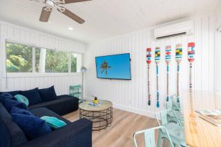 Hidden Gem Duplex in Heart of Islamorada Sleeps 8 - 6
